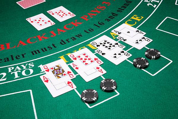 What independent reviews say about online casino game libraries